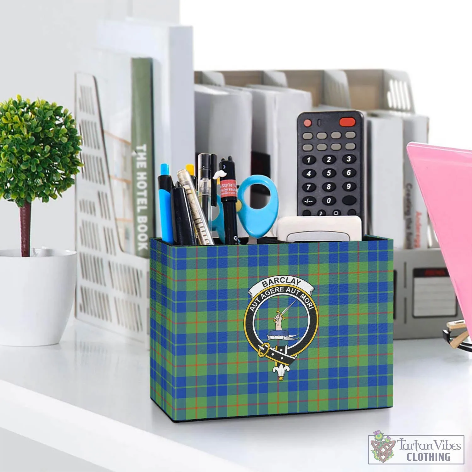 Barclay Hunting Ancient Tartan Pen Holder with Family Crest