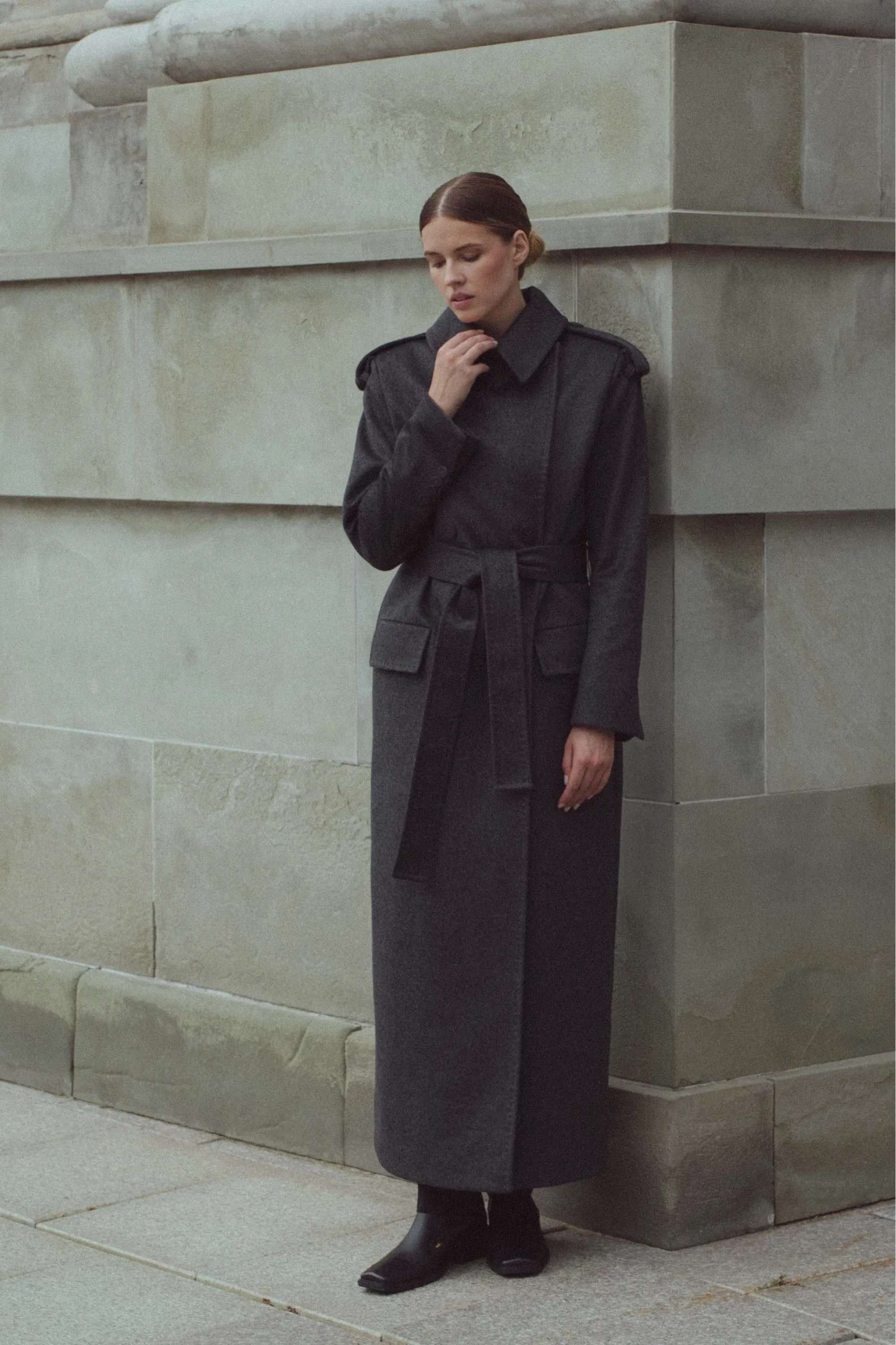 BELTED LONG WOOL COAT IN GREY