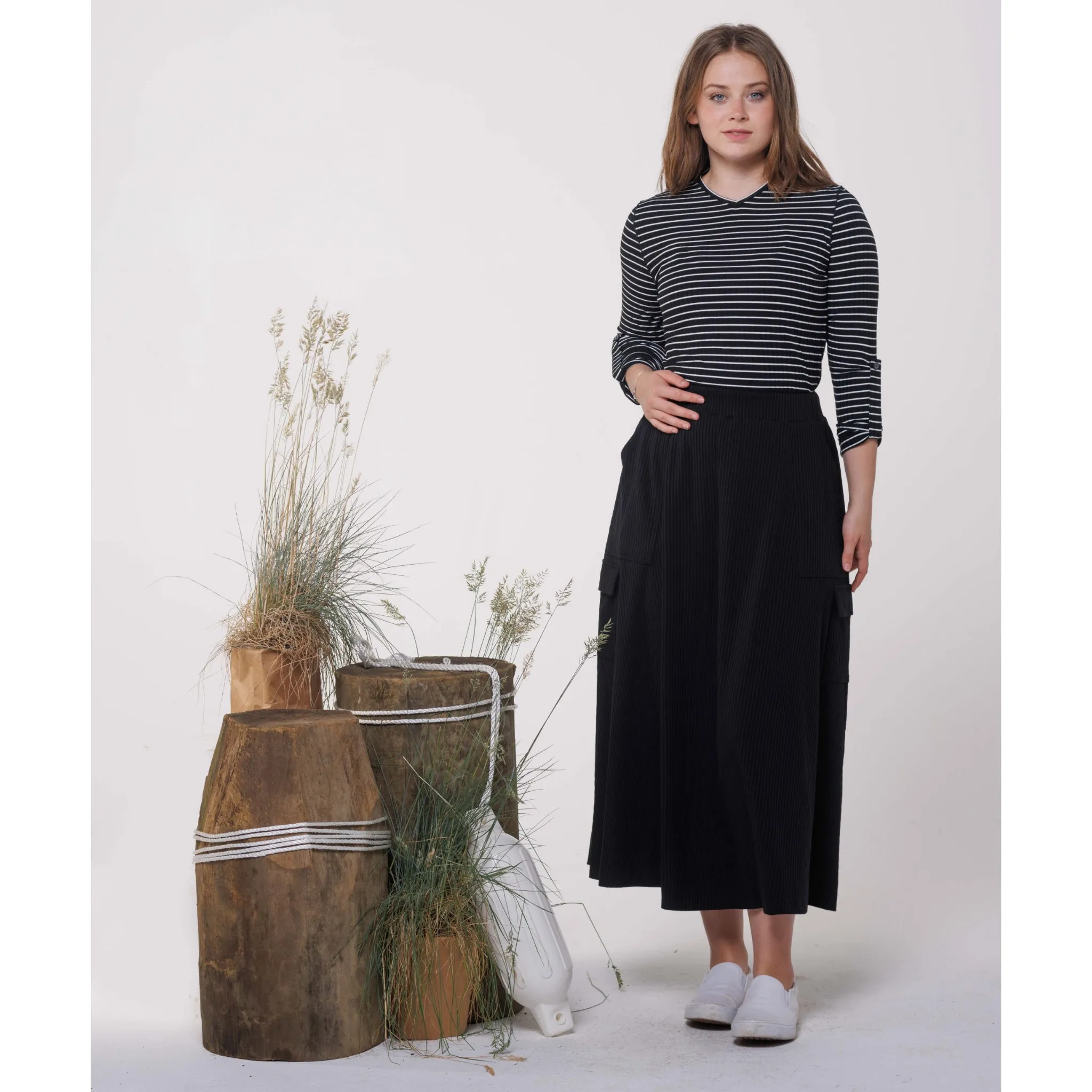 Black Ribbed Cargo Pocket Midi Skirt