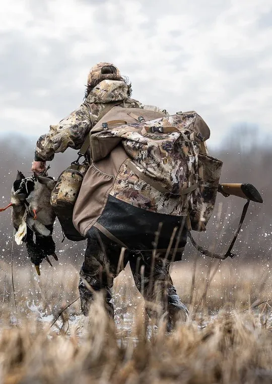 Rig'em right Refuge Runner Decoy Bag- GORE® OPTIFADE® Timber